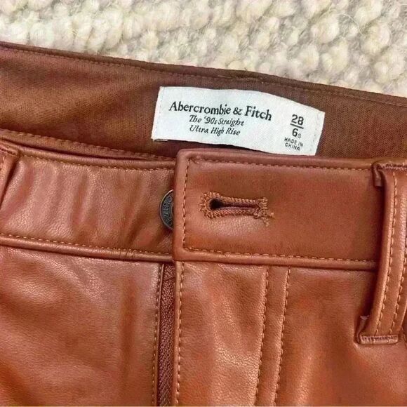 Abercrombie & Fitch Curve Love Ultra High Rise 90s Faux Leather Pants - Picture 2 of 8